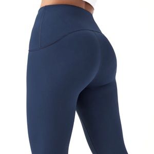 SPANX Booty Boost Active Leggings NAVY BLUE
Sz Large